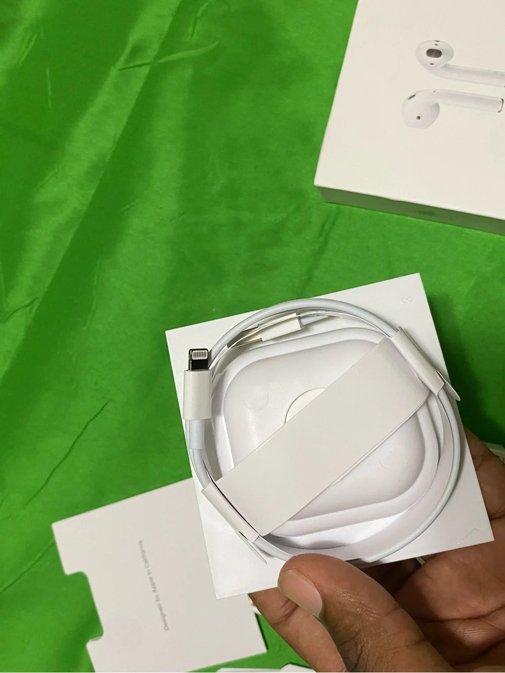 Apple White Wireless Earbuds with Charging Case